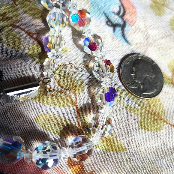 Heavily Faceted Vintage Aurora Borealis Clear Crystal Single Strand Necklace - Picture 4 of 9